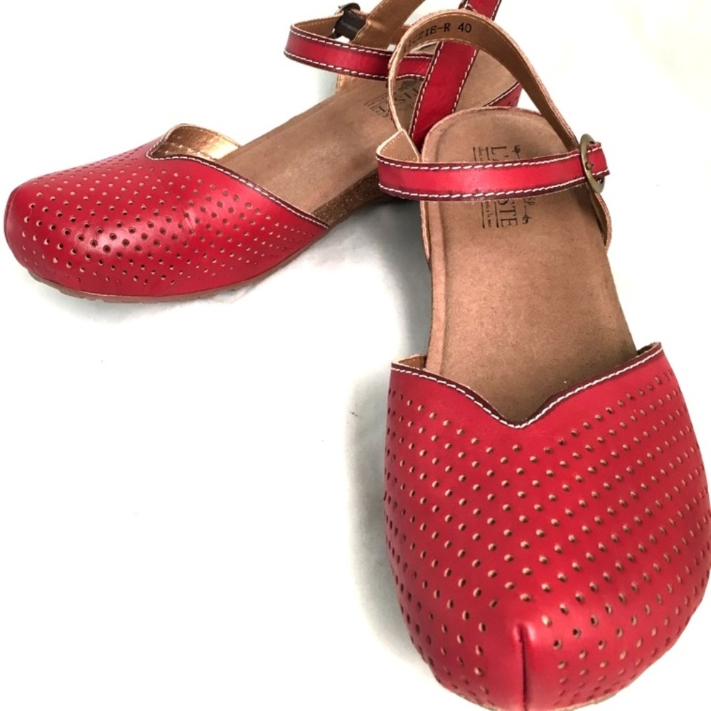 L'ARTISTE Lizzy Wedge Sandal